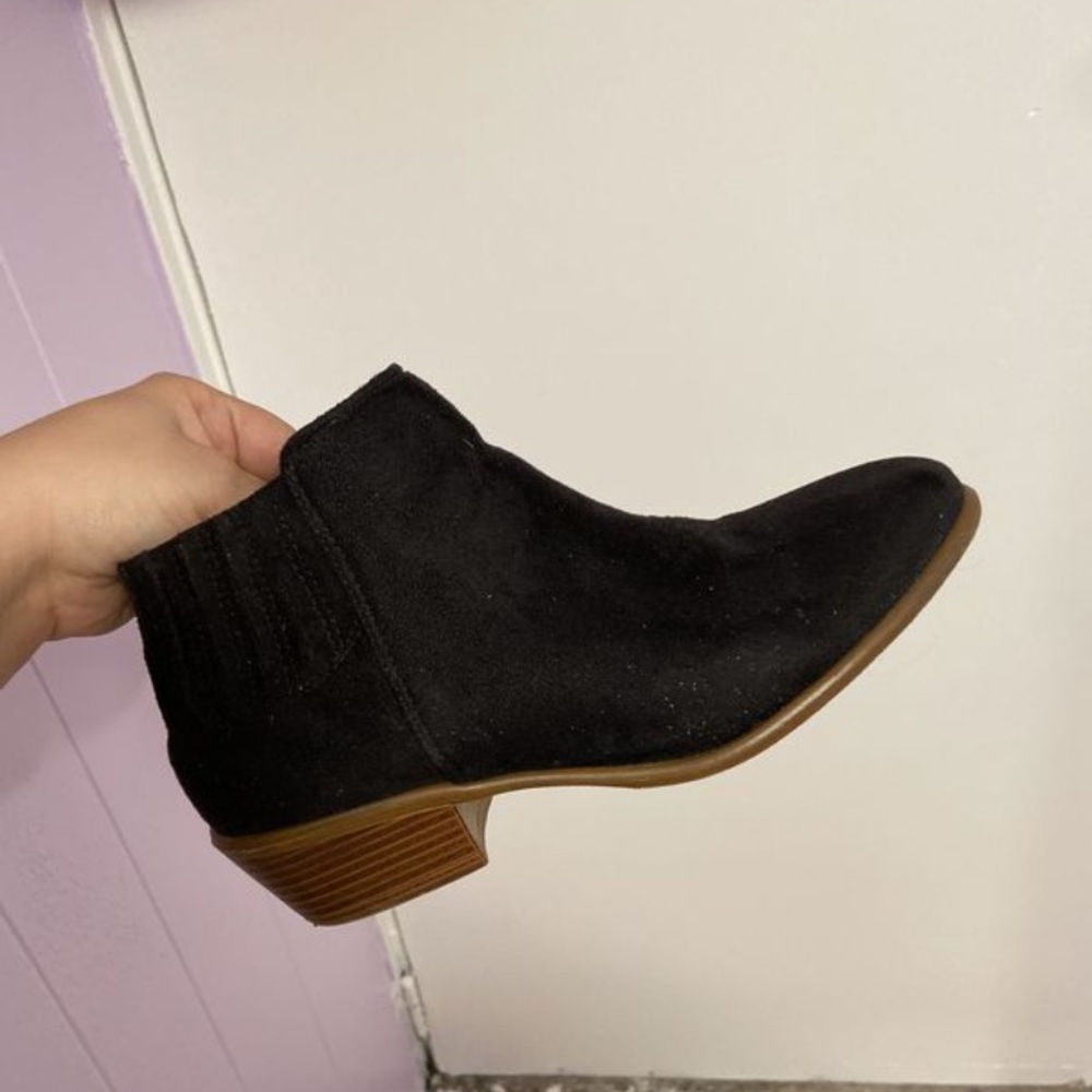 Woman booties